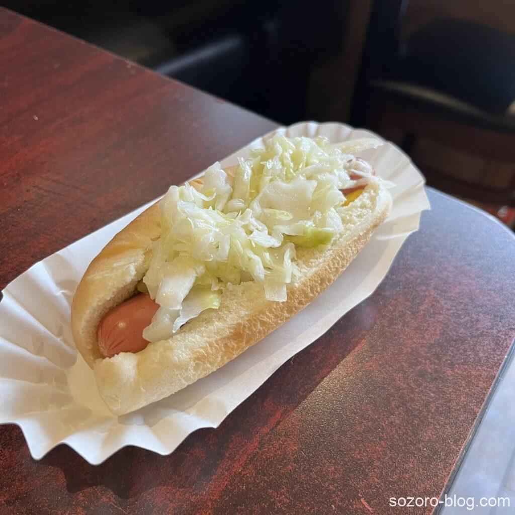 プーティン専門店ラ・ベル・パテートのホットドッグ