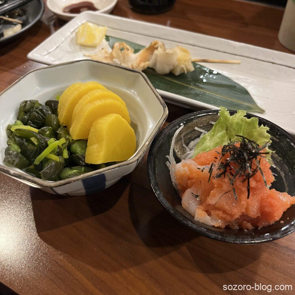 カナダのバンクーバーの飲食店大漁市場の漬物の盛り合わせ