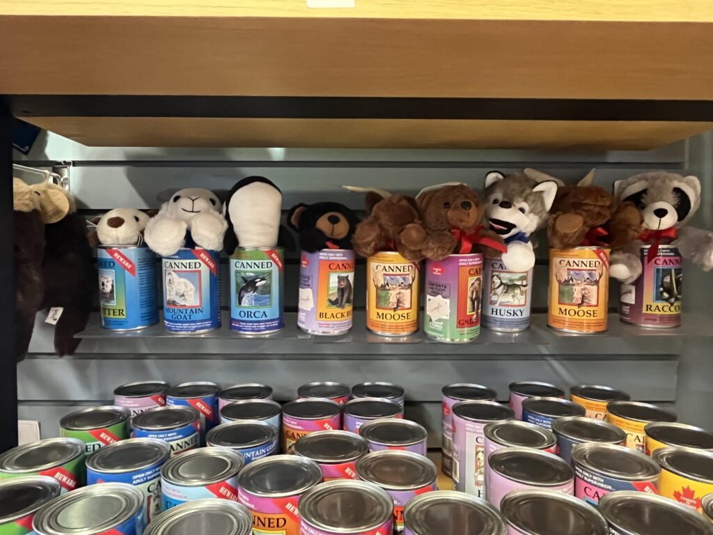 缶入りの人形